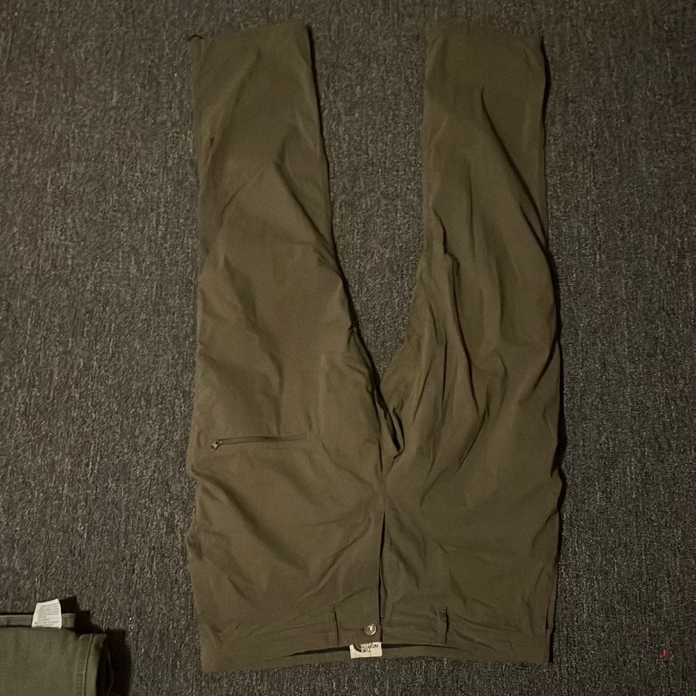 Light comfortable pants with good pockets